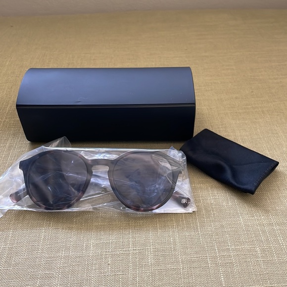 Banana Republic Sunglasses - Picture 2 of 5